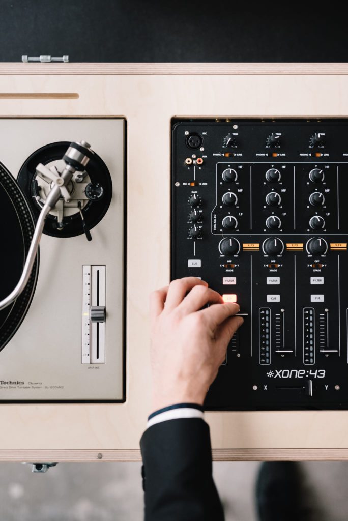 DANCE POLICE - DJ MARIAGE ET ÉVÈNEMENT - FRANCE