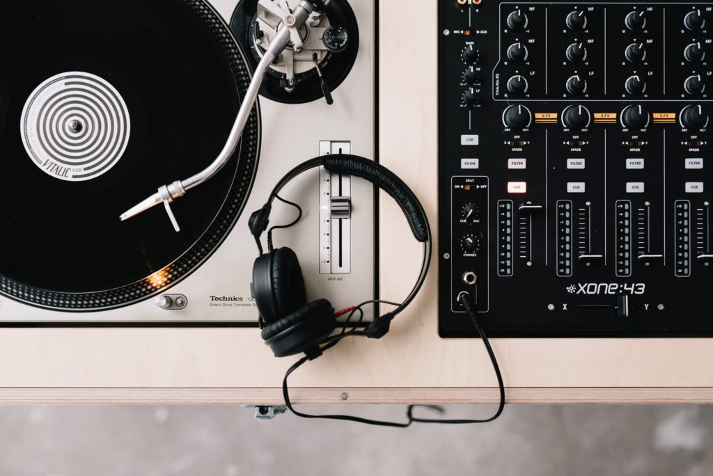 DANCE POLICE - DJ MARIAGE ET ÉVÈNEMENT - FRANCE